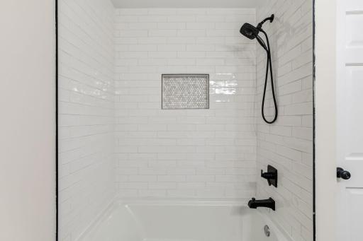 2176 Leyland Alcove, Woodbury, MN 55125