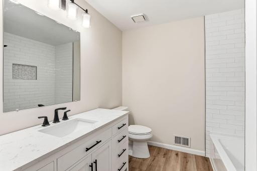 2176 Leyland Alcove, Woodbury, MN 55125