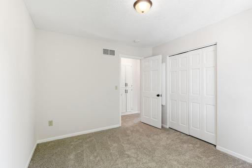 2176 Leyland Alcove, Woodbury, MN 55125