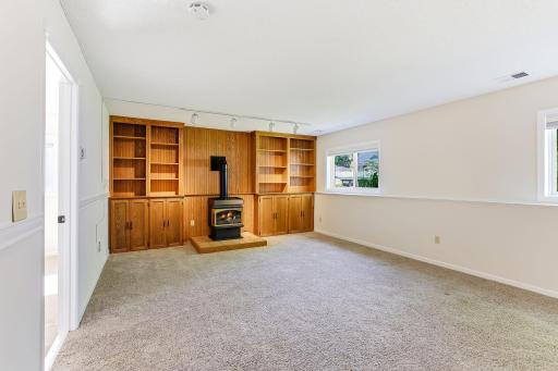 2176 Leyland Alcove, Woodbury, MN 55125