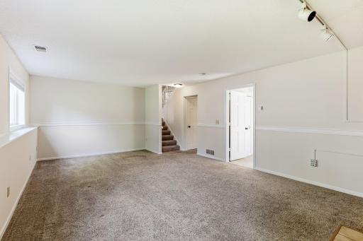 2176 Leyland Alcove, Woodbury, MN 55125