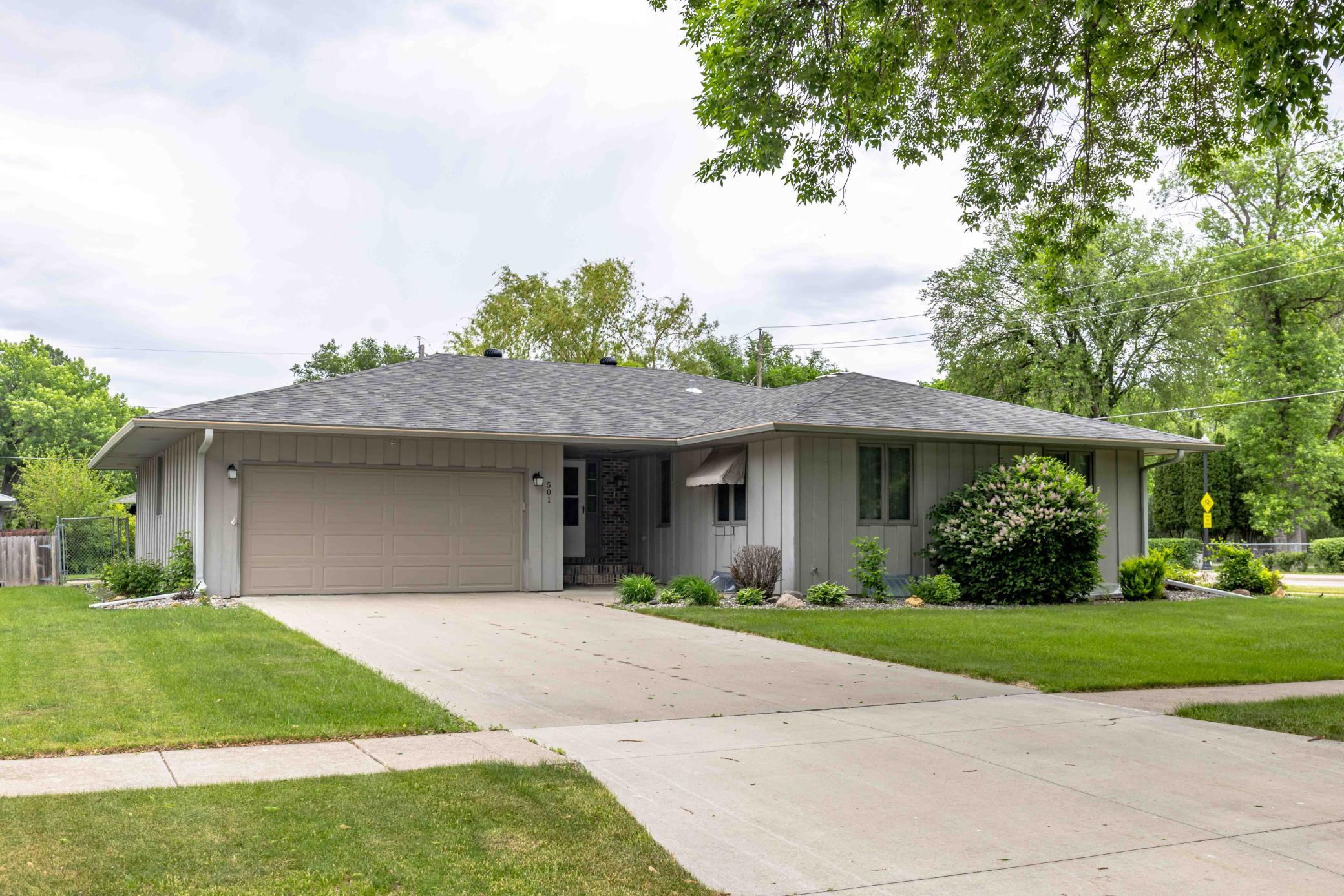 501 23rd Ave S Fargo-2.jpg