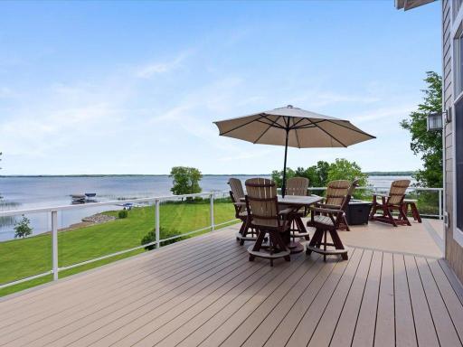 Large Deck with panoramic views of Lake Lida