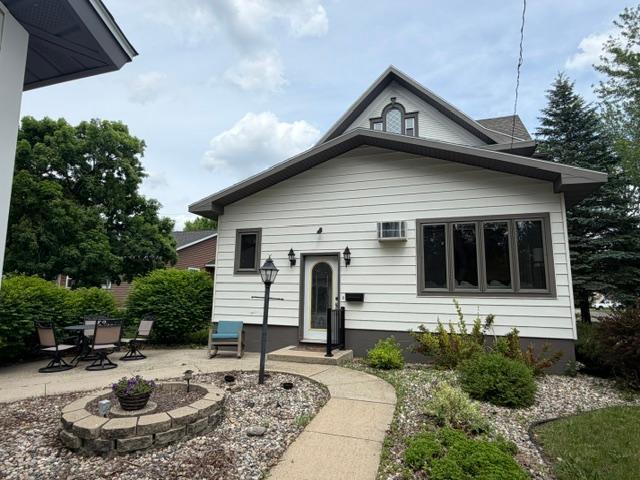 West side of house.JPG