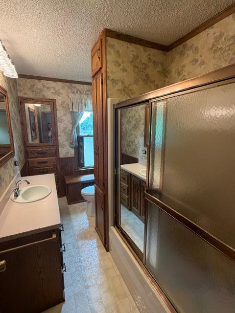 Upper full bath.JPG