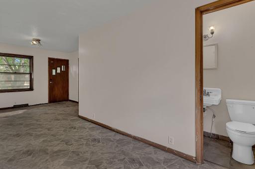 1308 10th Street SW, Willmar, MN 56201