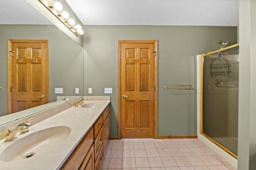 5325 Fernwood Trail, North Branch, MN 55056