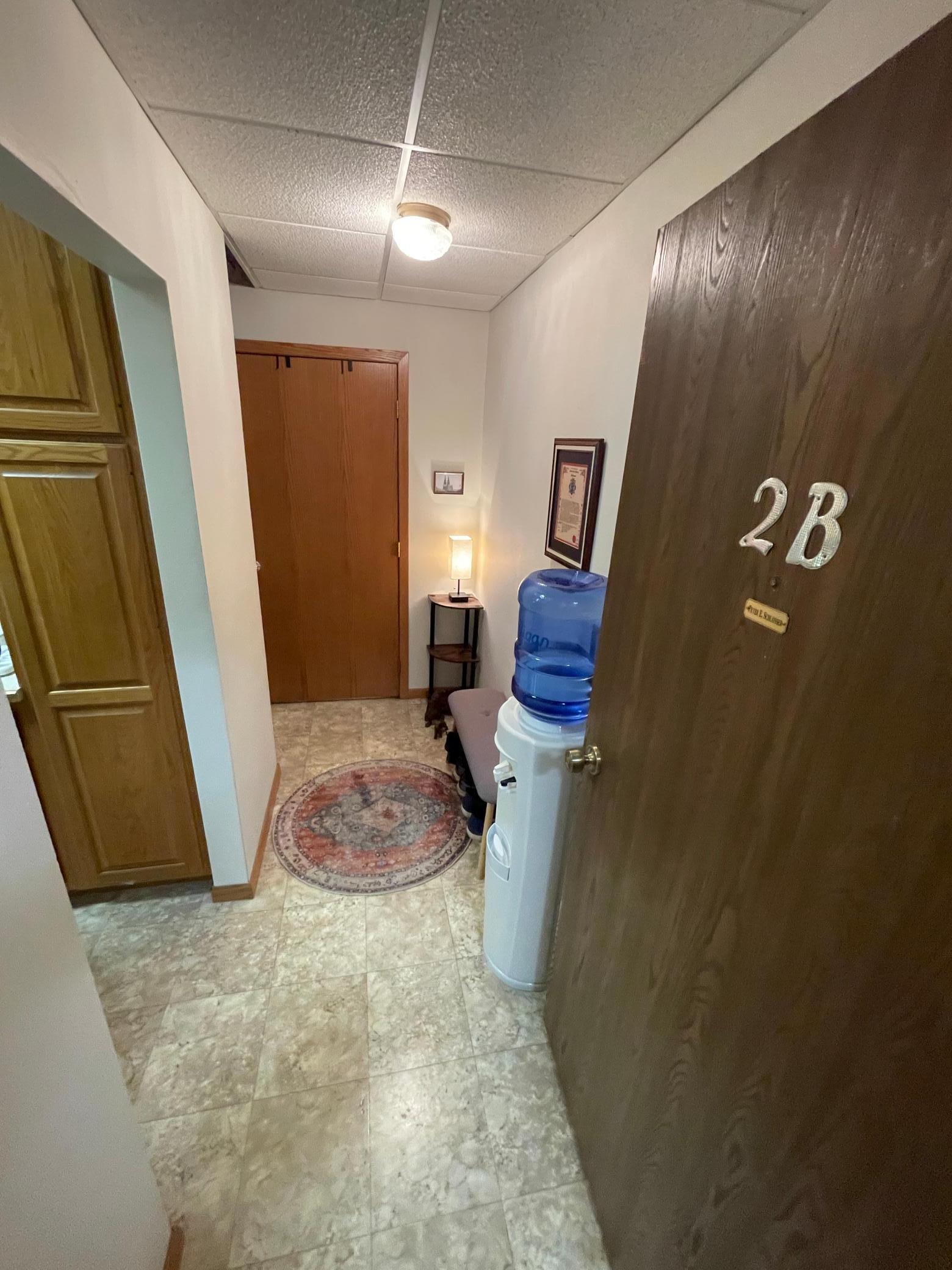 Spacious entryway to home!