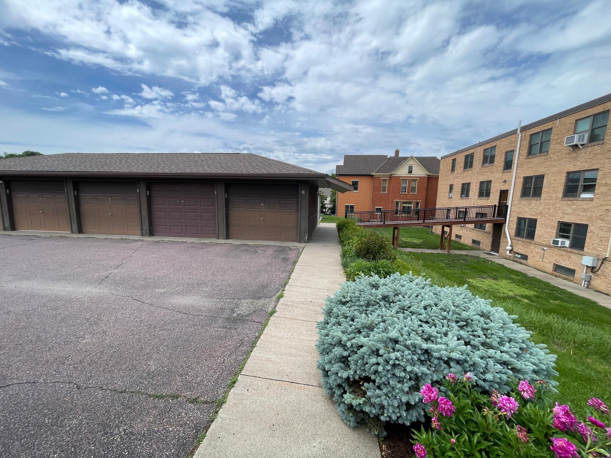 Act fast for a garage!