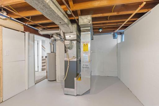 Newer forced air furnace and ice cold AC.