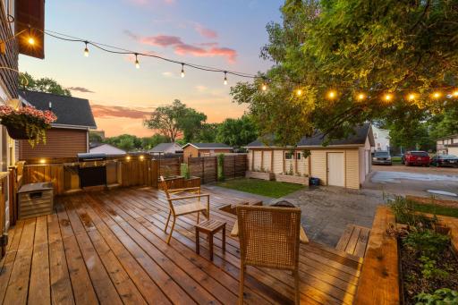 Deck perfect for summer entertaining!