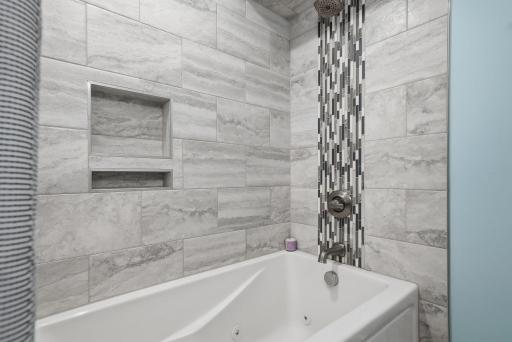 4080 Park Valley Lane, White Bear Lake, MN 55110