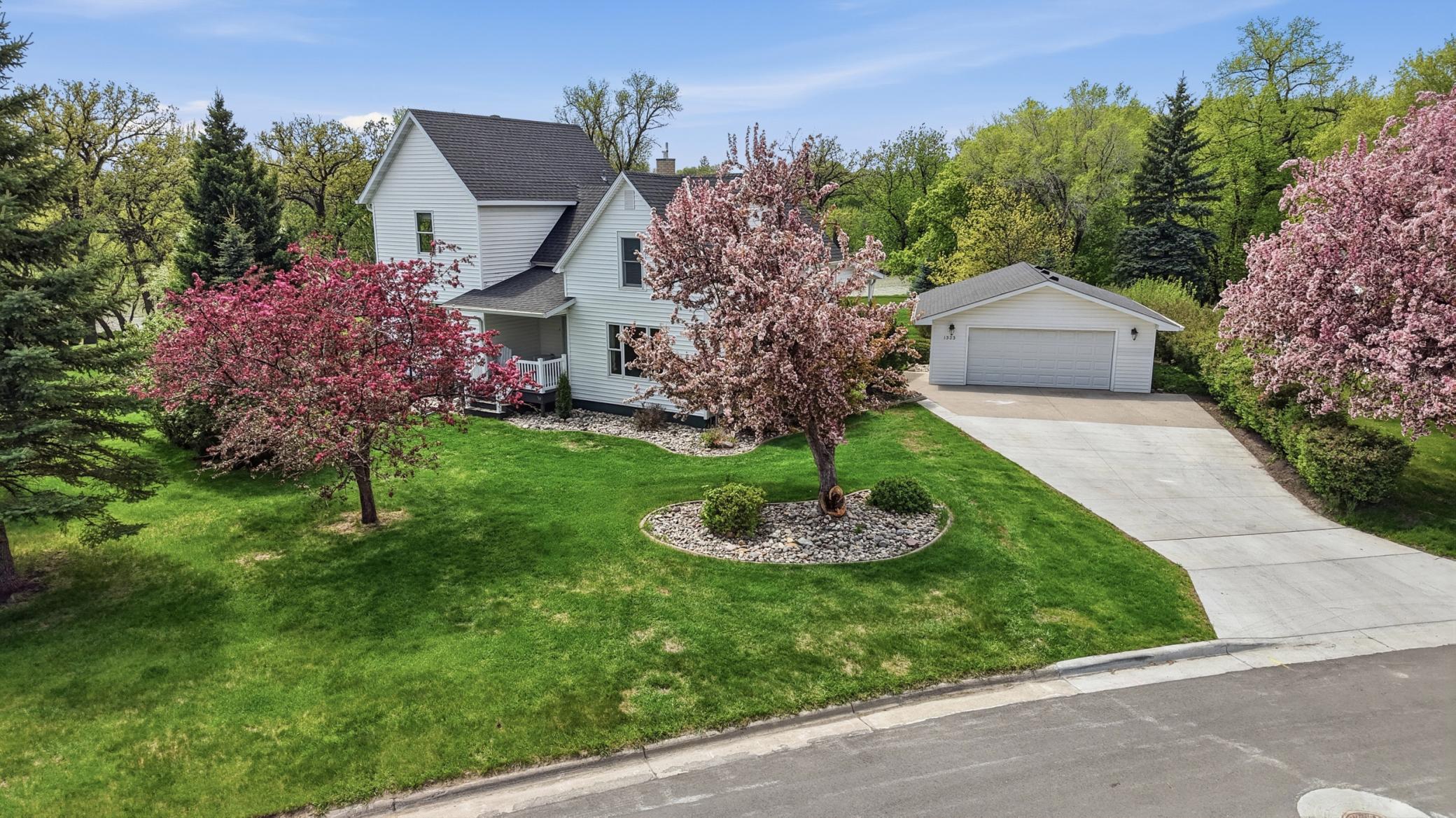 1323 River Dr S Moorhead