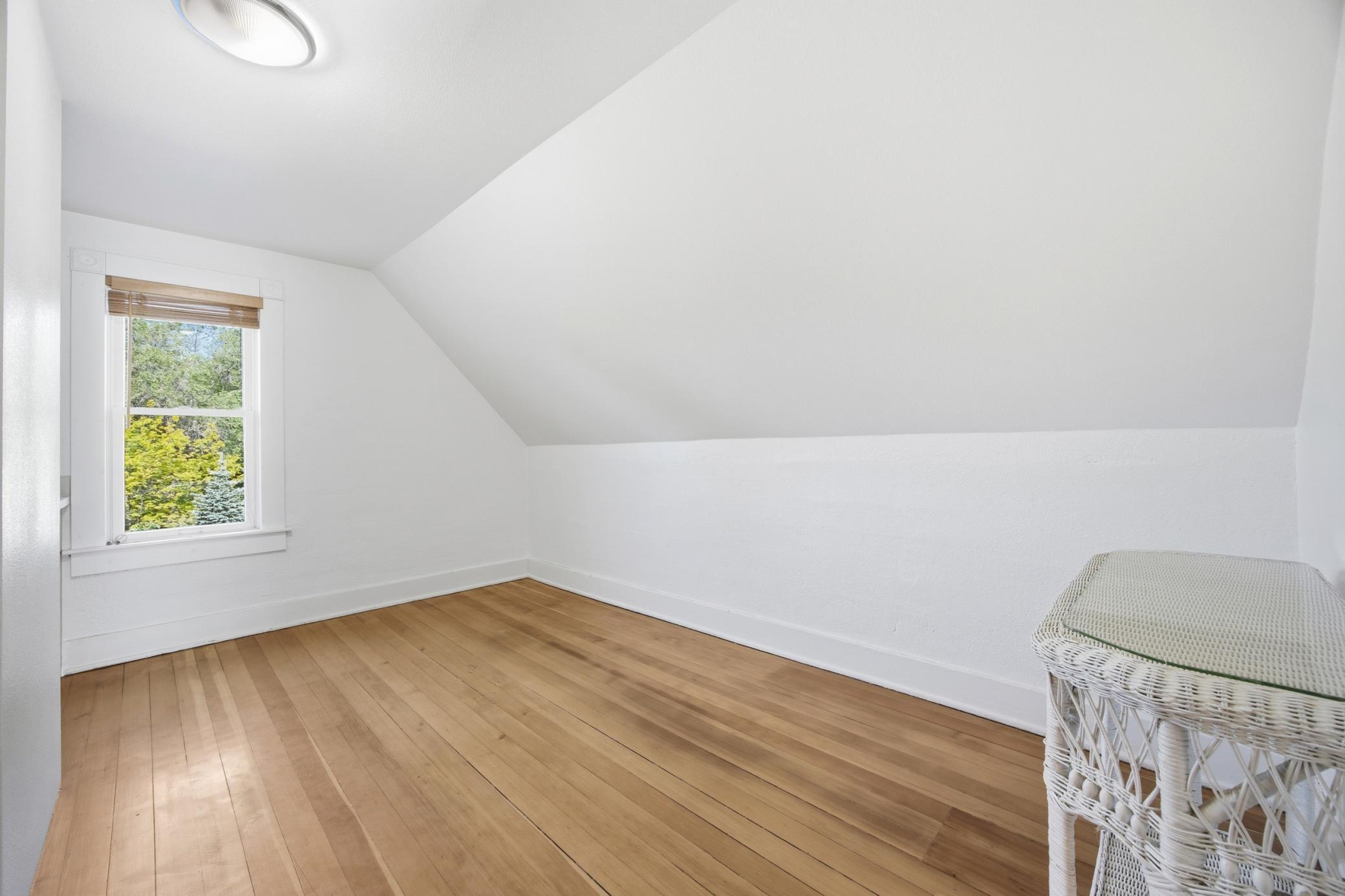 2nd Upper Bedroom