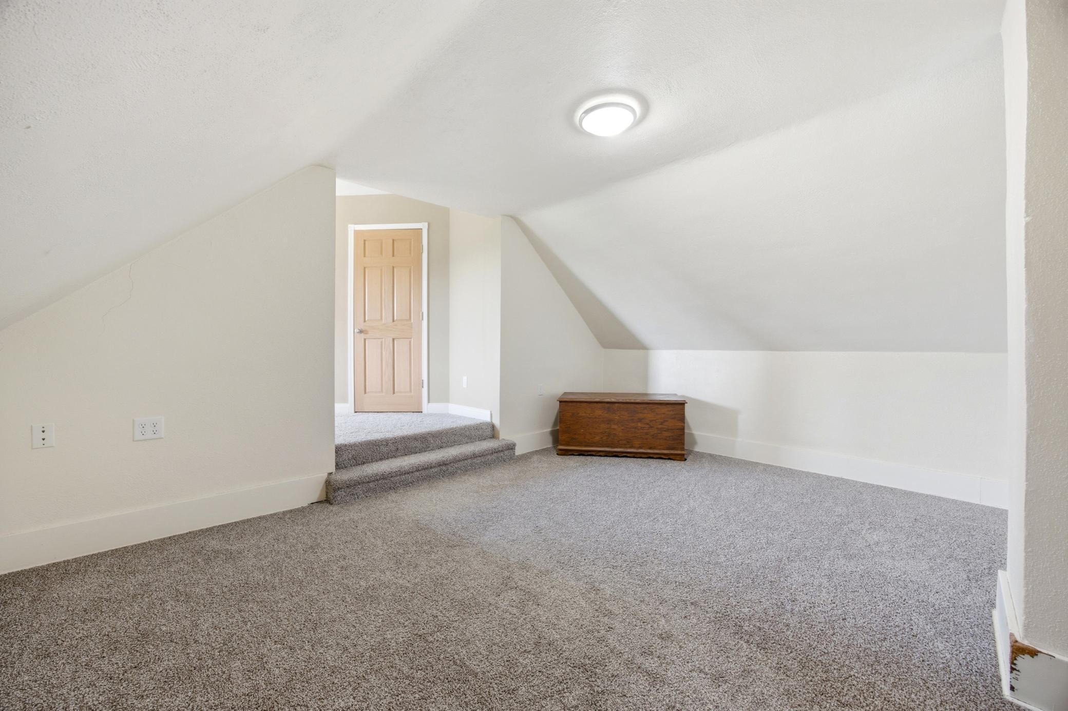 Upper Extra Flex Space