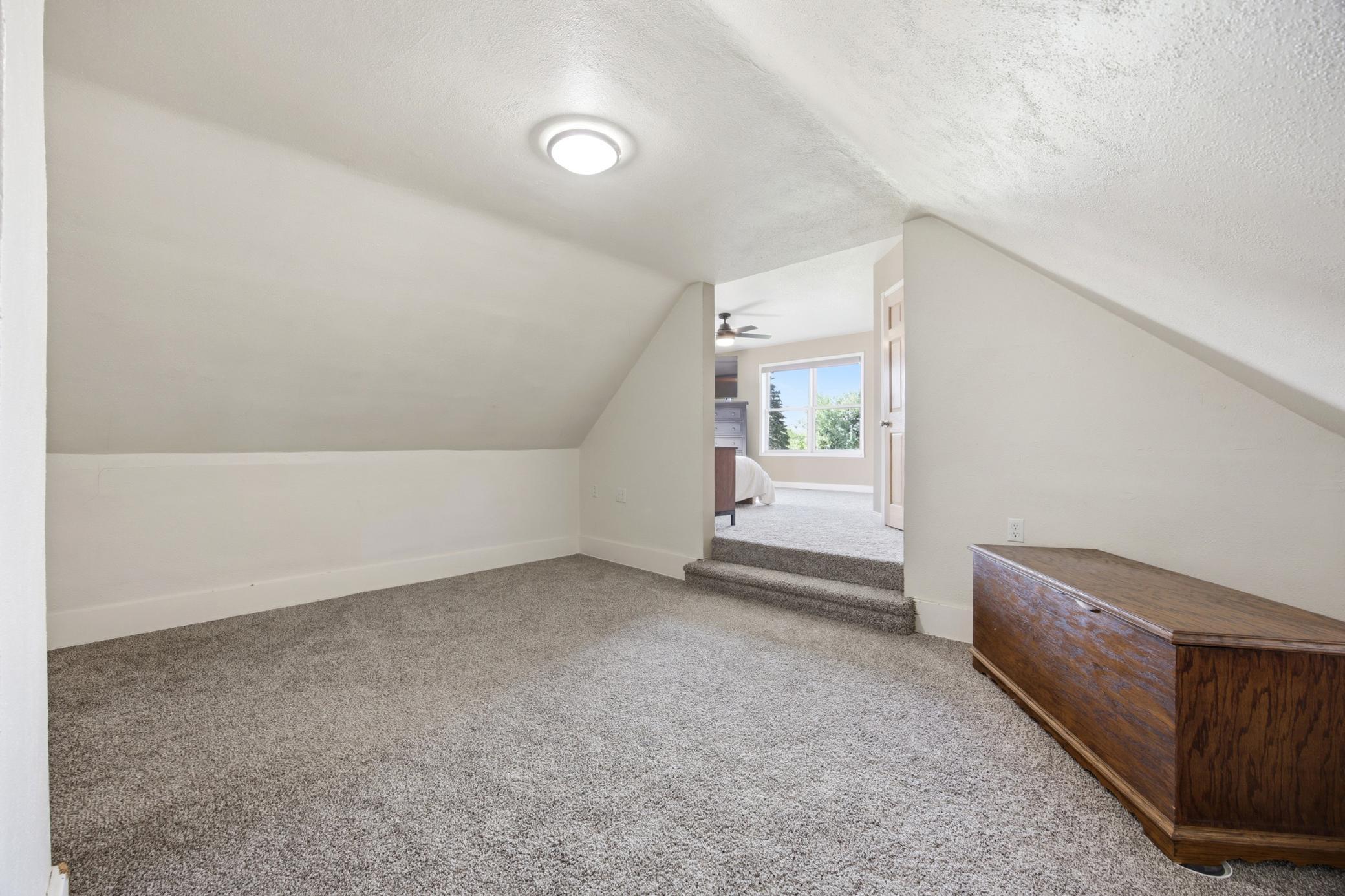 Upper Extra Flex Space