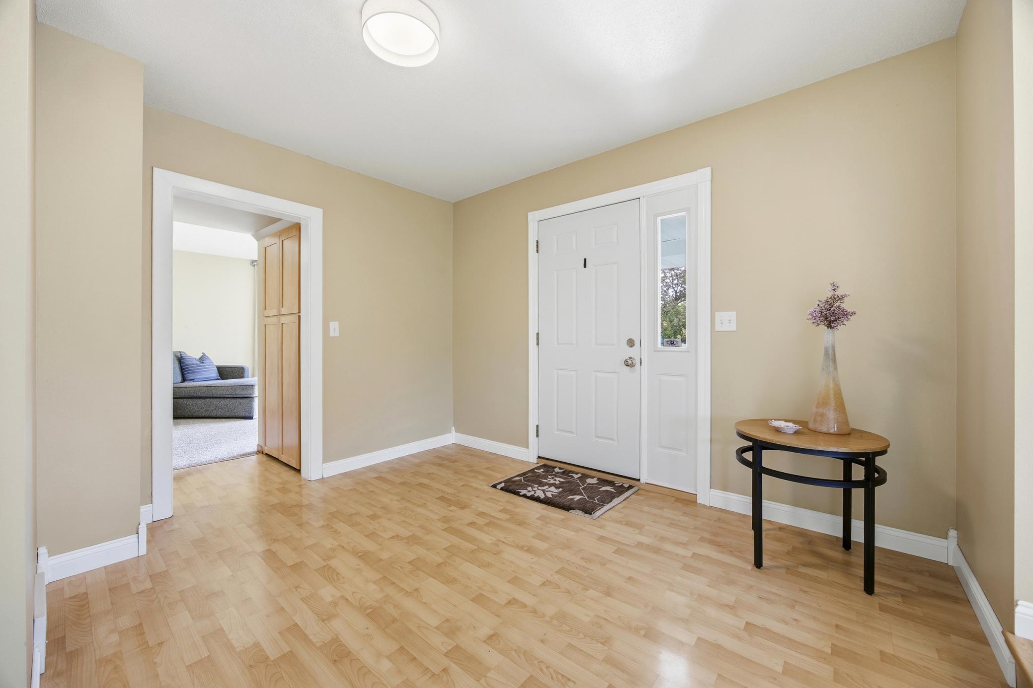 Entry/Foyer