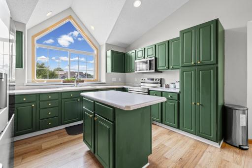 2044 Pheasant Run Street, Shakopee, MN 55379