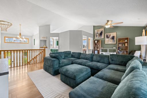 2044 Pheasant Run Street, Shakopee, MN 55379