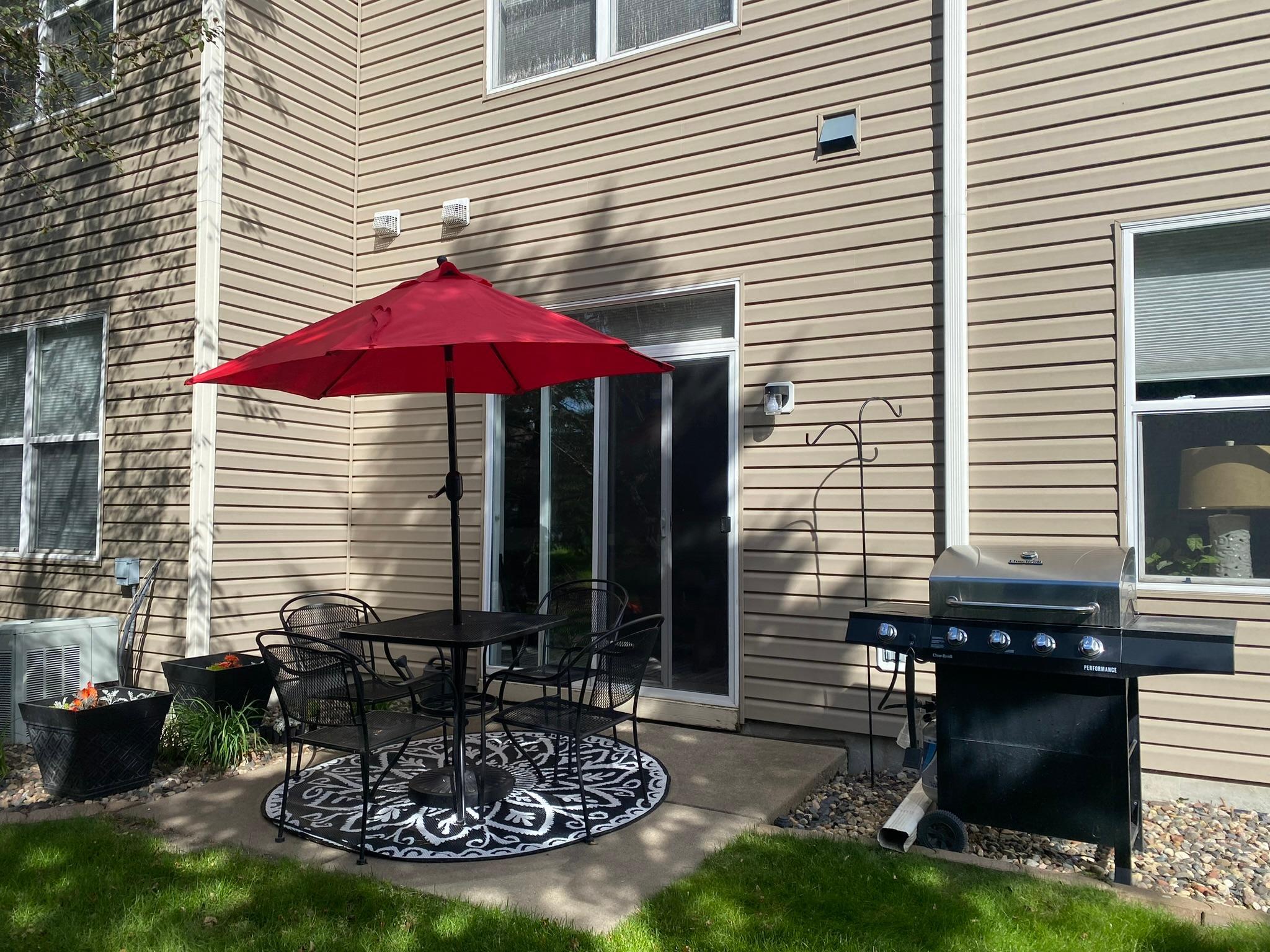 13 Patio off dining room to enjoy the outdoors.JPEG