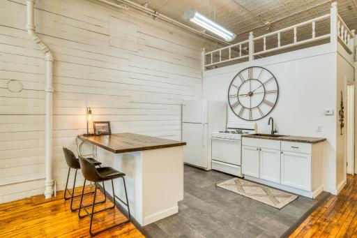 Full kitchen perfect for gathering and hosting