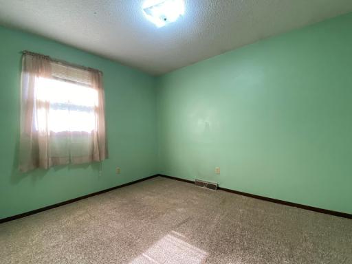 1007 10th Avenue N, Princeton, MN 55371