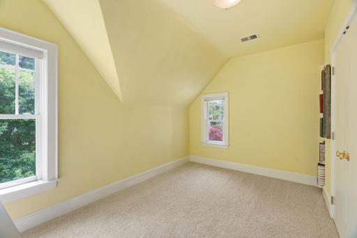 607 Ivy Falls Avenue, Saint Paul, MN 55118