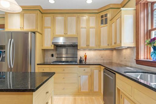 607 Ivy Falls Avenue, Saint Paul, MN 55118