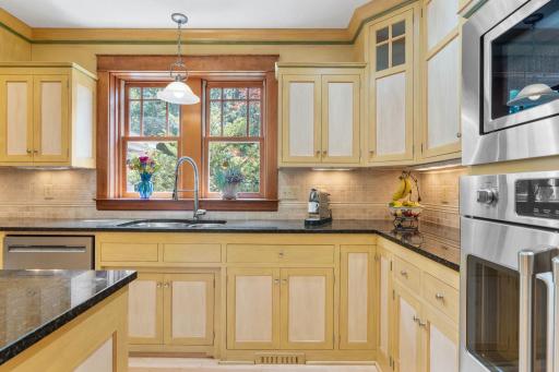 607 Ivy Falls Avenue, Saint Paul, MN 55118