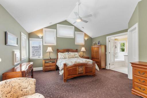 607 Ivy Falls Avenue, Saint Paul, MN 55118