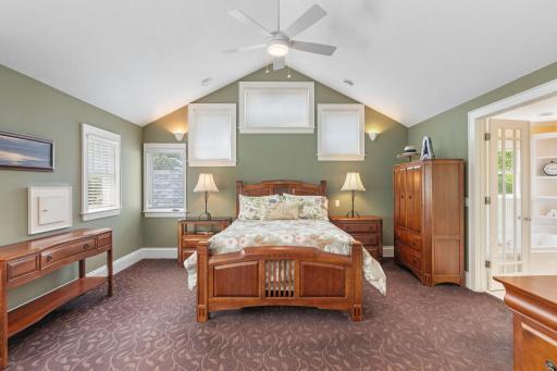 607 Ivy Falls Avenue, Saint Paul, MN 55118