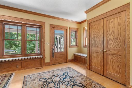 607 Ivy Falls Avenue, Saint Paul, MN 55118