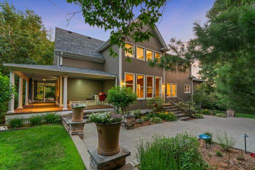 607 Ivy Falls Avenue, Saint Paul, MN 55118