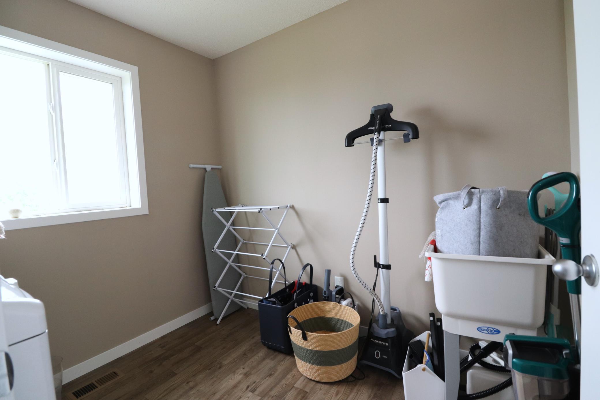 Upper level laundry