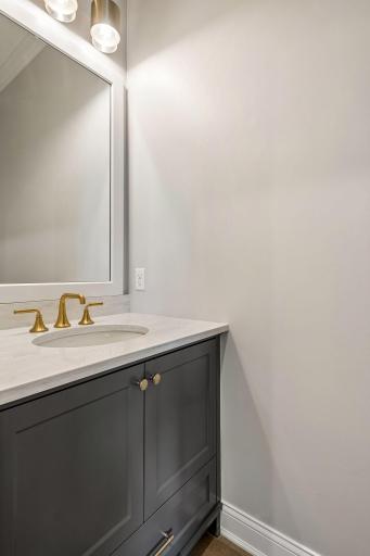 270 Wayzata Boulevard E, Wayzata, MN 55391
