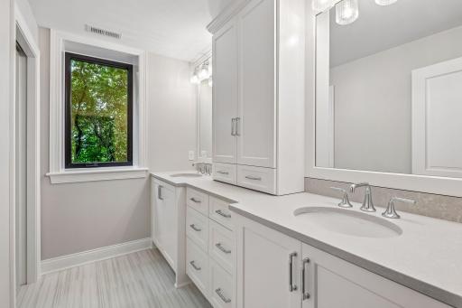 270 Wayzata Boulevard E, Wayzata, MN 55391