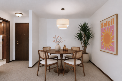 virtual staging - dining room.png