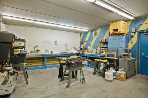4710 58th Avenue North - Spacecrafting - 0039.jpg