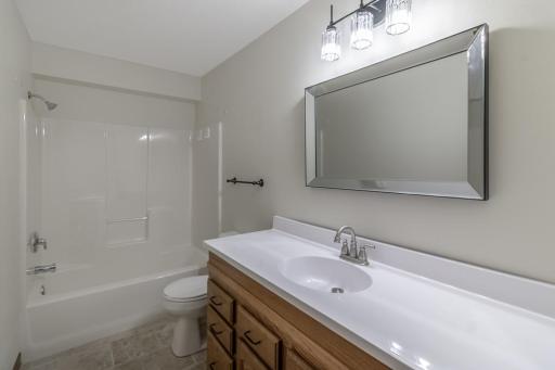 12991 Meadow Creek Drive, New Ulm, MN 56073