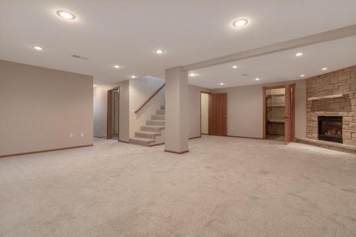 12991 Meadow Creek Drive, New Ulm, MN 56073