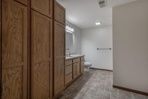 12991 Meadow Creek Drive, New Ulm, MN 56073