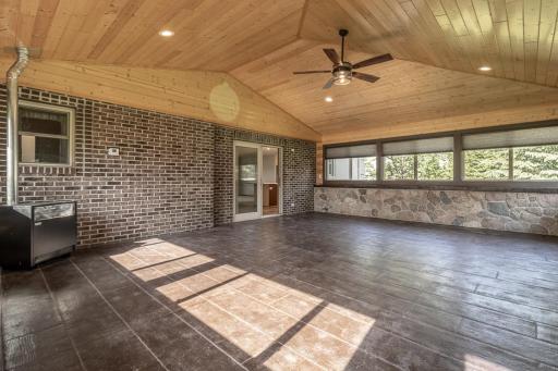 12991 Meadow Creek Drive, New Ulm, MN 56073
