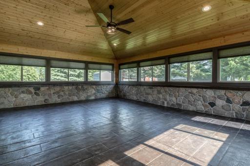 12991 Meadow Creek Drive, New Ulm, MN 56073
