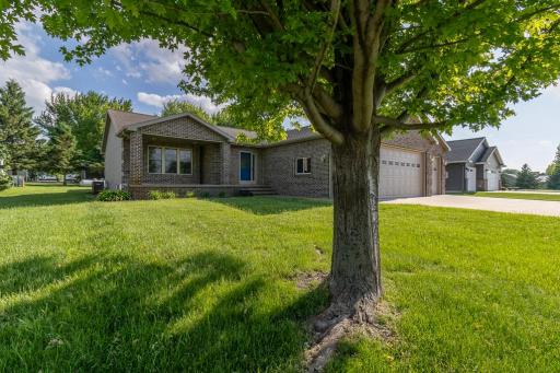 12991 Meadow Creek Drive, New Ulm, MN 56073
