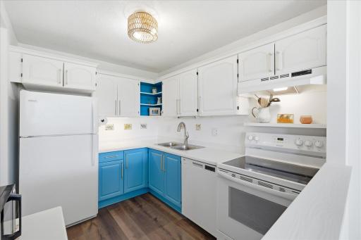 09-1425 W 28th St _322 [3105684]- 009.jpg