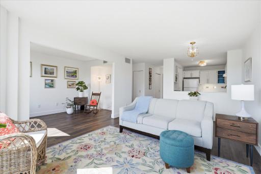 18-1425 W 28th St _322 [3105684]- 018.jpg