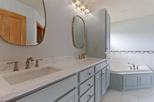 600 Topaz Lane, Hudson, WI 54016