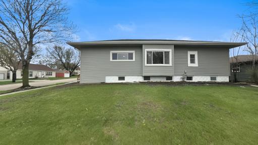 109 S Cottage Grove Avenue, Luverne, MN 56156
