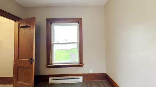 109 S Cottage Grove Avenue, Luverne, MN 56156