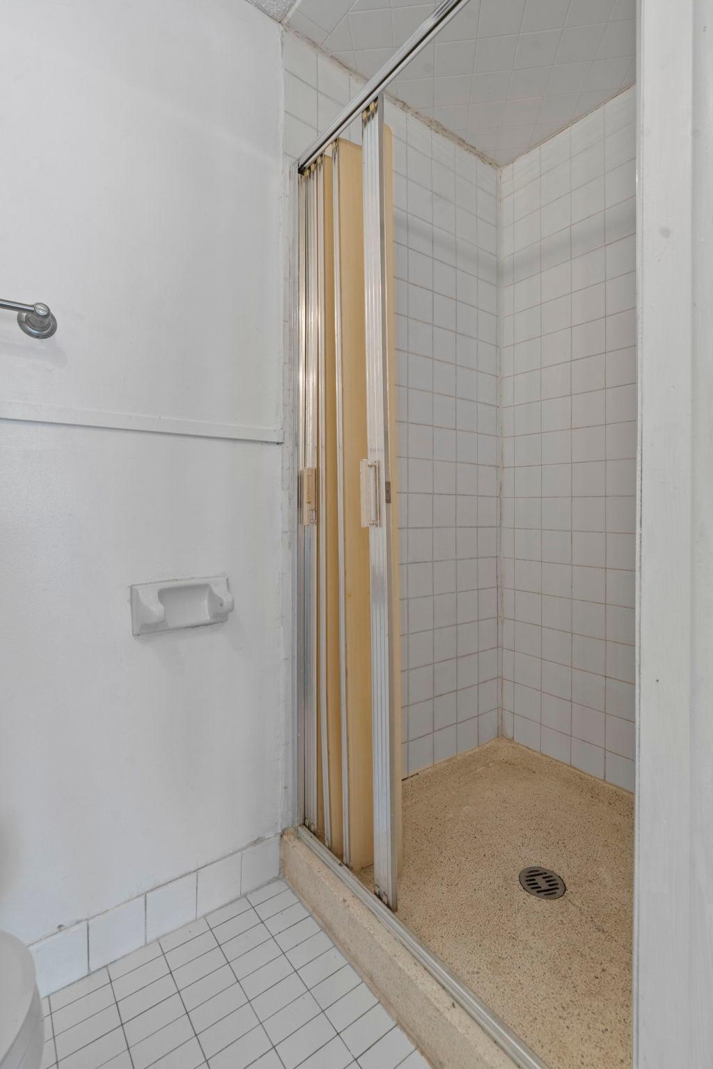 37-web-or-mls-329 Geneva Ave 204-273.JPG